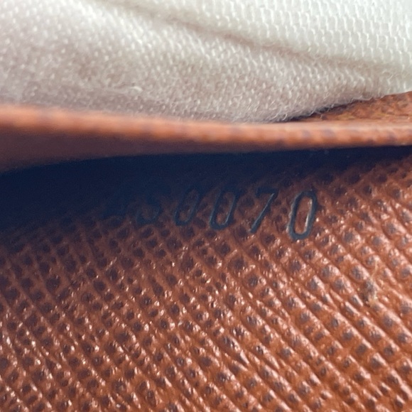 Louis Vuitton Monogram Card Case Wallet - Picture 11 of 11